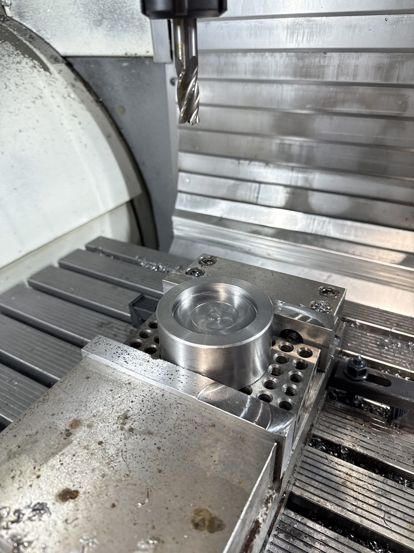 5-axis milling operation cutting a face pocket feature