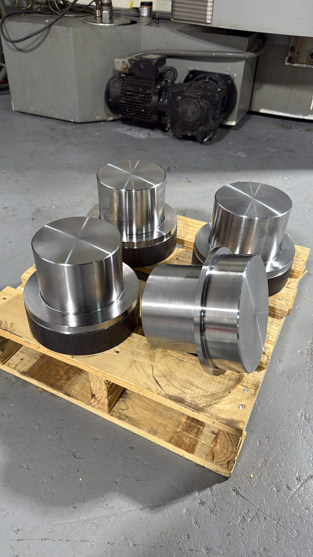 Batch of stepped crane wheels